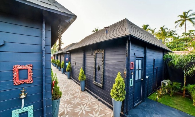 Vagator Cottage | Cozy Stay at Casa Comfort with Breakfast & Family Amenities