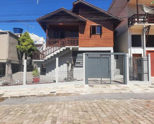 Jardim Gloria House | Welcoming Casa Completa in Vale dos Vinhedos - Pet Friendly