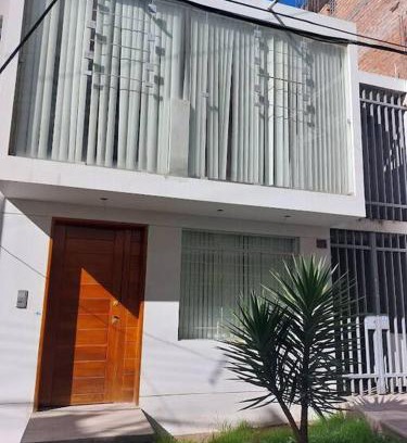 Ayacucho House | Ideal Family Getaway: 5-Bedroom Casa with Garden