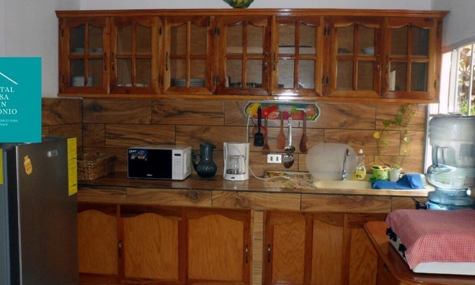 Ahuachapan House | Spacious Casa Completa for 8 with Hot Tub & Breakfast