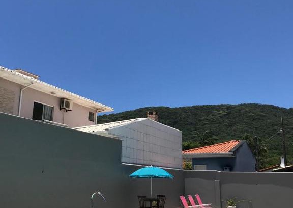 Alto Ribeirao House | Pet-Friendly Getaway with Pool at Casa Completa
