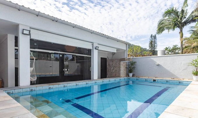 Pereque House | Casa Completa com Piscina no Guaruja