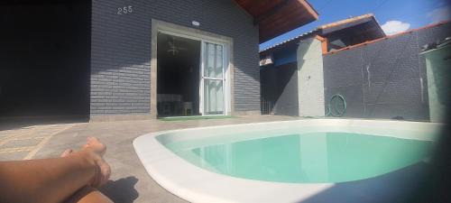 Balneario Tres Marias House | Relaxing Retreat with Pool & Hot Tub Near the Beach
