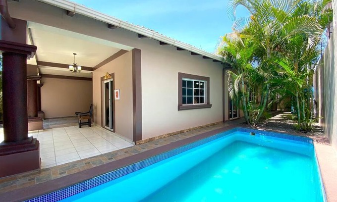 Comayagua House | Pet-Friendly Casa con Piscina in Comayagua - Rated 10/10