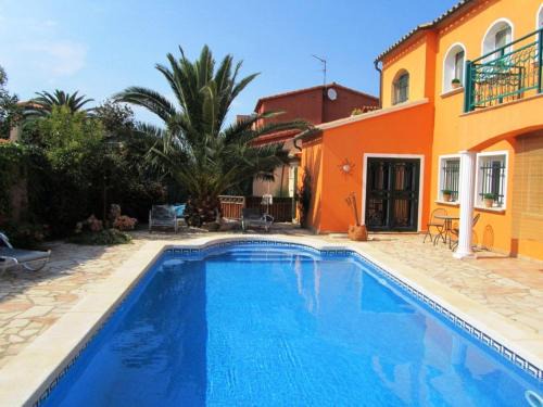 Sant Pere Pescador House | Casa Sabine: Poolside Retreat Near Costa Brava Beach