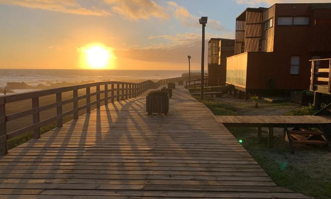 Pichilemu House | Beachfront Retreat: Casa with Direct Beach Access & Pool