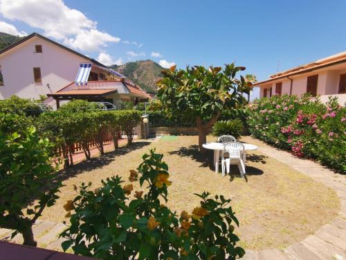 Piraino House | Cozy Casa Vacanza with Garden & Terrace Near the Sea