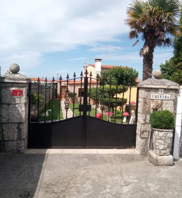 O Grove House | Beachfront Casa con Jardín: Rated 10/10 with Ocean Views
