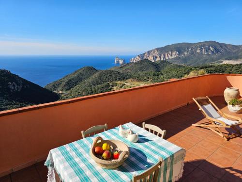 Nebida House | Elegant Casa con Magnifica Vista Mare for Unforgettable Stays