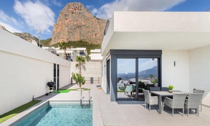 Polop House | Relaxing Retreat at Casa con Piscina Privada Polop