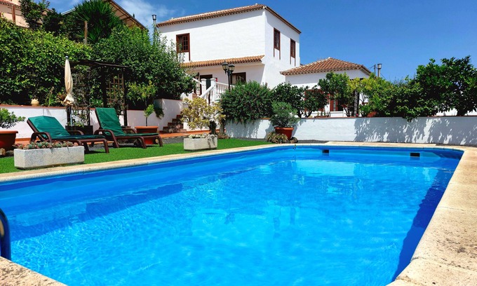 Barlovento Cottage | Relax by the Pool at Casa con Piscina en Barlovento