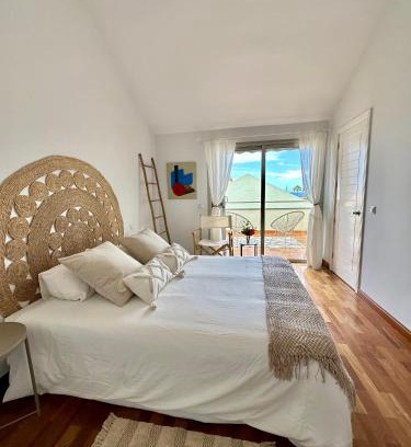 Pasito Blanco House | Beautiful 3-Bedroom House in Pasito Blanco, Steps to Beach