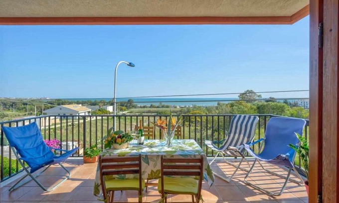 Sampieri Apartment | Scenic Casa con Vista Mare Orizzonte - Kid-Friendly Retreat