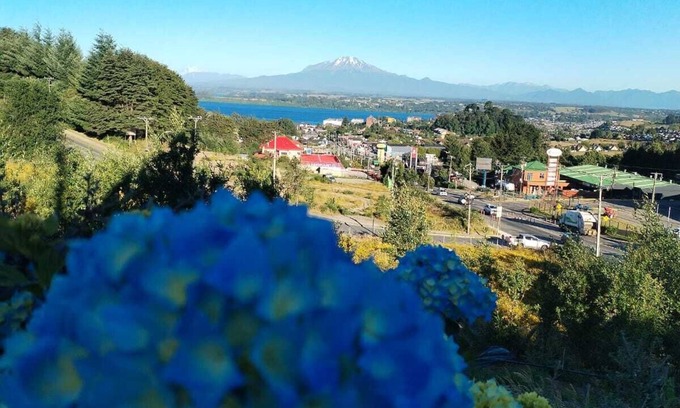 Puerto Varas Hotel | Scenic Casa con Vista Panorámica: Lake & Volcano Retreat