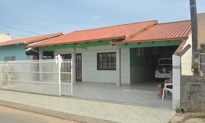 Ubatuba House | Cozy Beachfront Retreat with Ocean Views & Pet-Friendly Stays