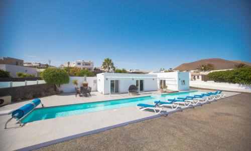 Conil House | Enjoy Casa Conil: Private Heated Pool & Top Guest Ratings