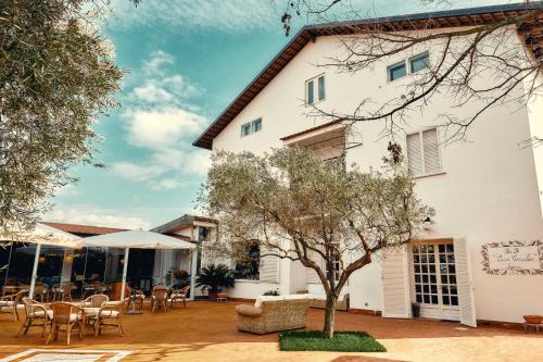 Pontecagnano Faiano Bed & Breakfast | Discover Casa Consalvo B&B: Oceanfront Retreat Awaits