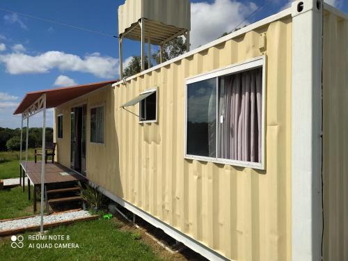 Bage Villa | Pet-Friendly Casa Container Amarela Rated 9.8 by Guests