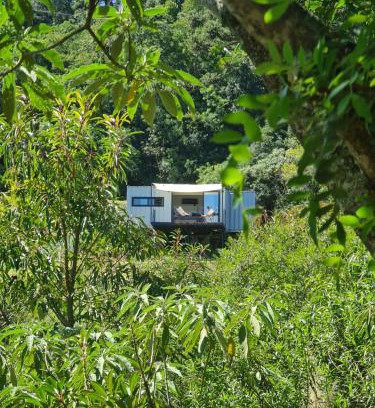 Farroupilha Villa | Guest Rated 9.8: Casa Container with Hot Tub in Haupt Village