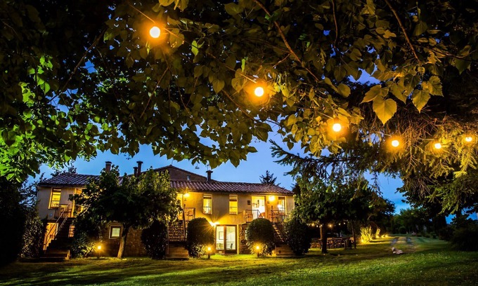 Lladurs Cottage | Indulge in Casa Corral: Perfect for Families with Pool & Spa