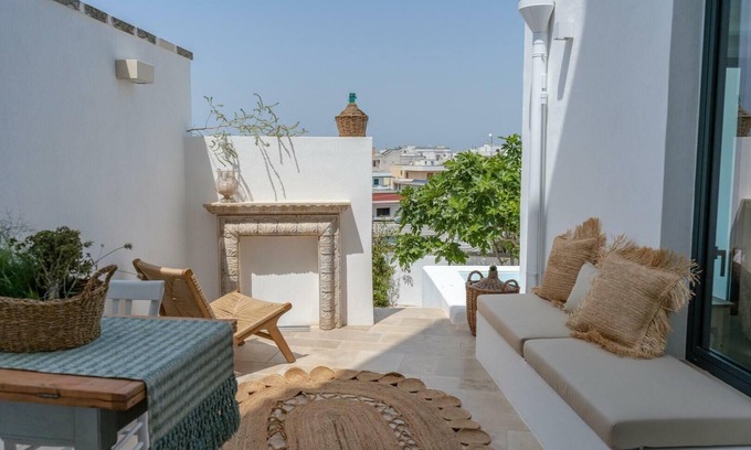 Castro Marina House | Discover Casa Corte del Limone: Family-Friendly Retreat