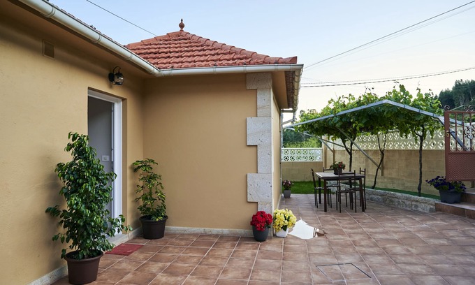 Mondariz House | Top-Rated Casa Costal: Family-Friendly with Kitchen Access