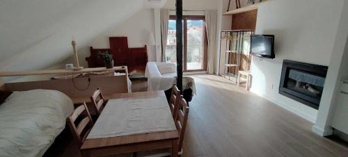 Gavin Apartment | Family-Friendly Casa Cotefablo in Biescas Rated 9.3/10