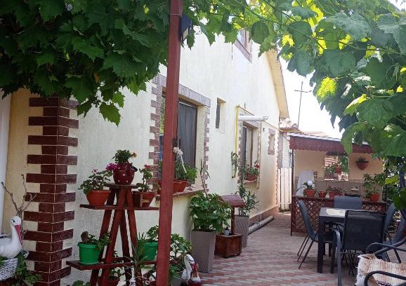 2 Mai House | Pet-Friendly Casa Cristian: Rated 8.5/10 for Family Fun