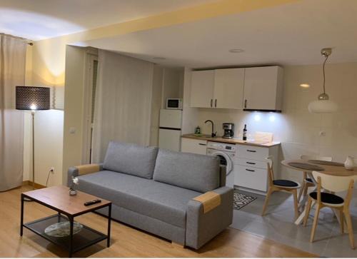 Cenicero Apartment | Top-Rated Family Stay at Casa Cristina - Rioja II