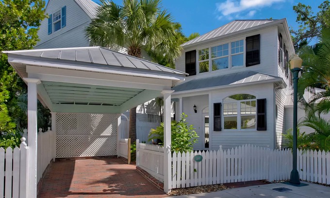 Key West House | Casa Cristol: Family & Pet Friendly with Prime Location