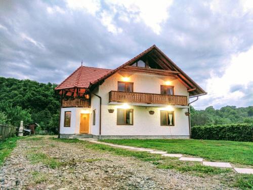 Sovata House | Top-Rated Retreat at Casa cu Aburi Sovata with Kitchen Access