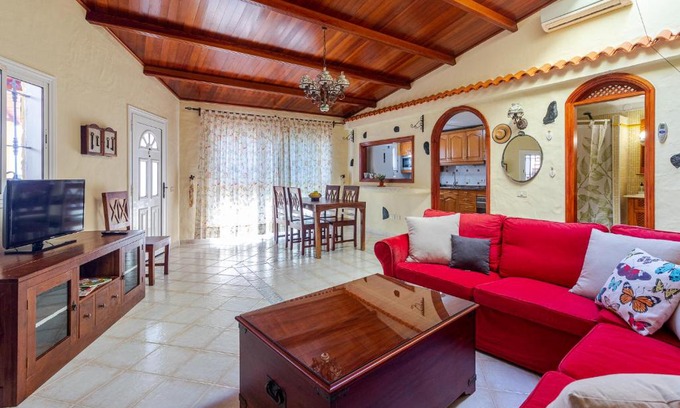 Teror House | Experience Casa cueva El Balcón del Cortijo - Rated 9.5/10