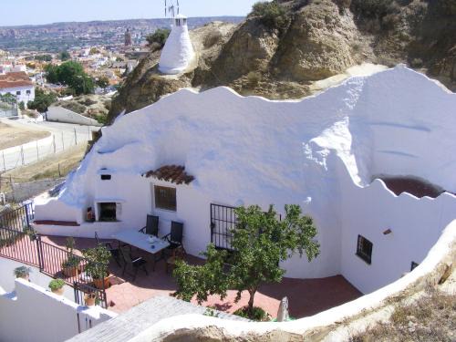 Guadix House | Family-Friendly Casa Cueva Guadix with Outstanding 9.4 Rating