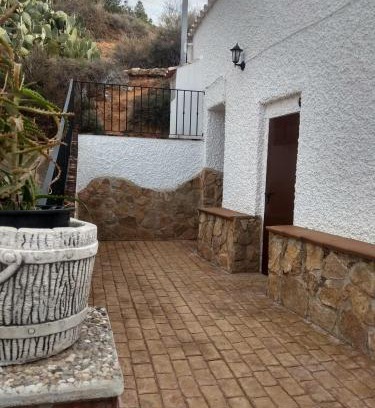 Hinojares House | Pet-Friendly Casa Cueva Vanesa: Rated 9.4/10 by Guests