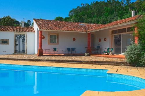 Rio Maior House | Relax at Casa d'Aldeia: Family-Friendly & Pet Welcoming