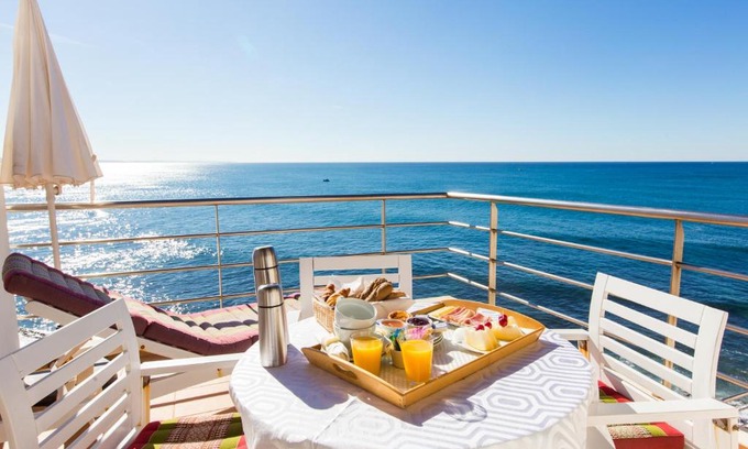 Consolacao Bed & Breakfast | Oceanfront Retreat at Casa d'Arriba - Rated 9/10 by Guests