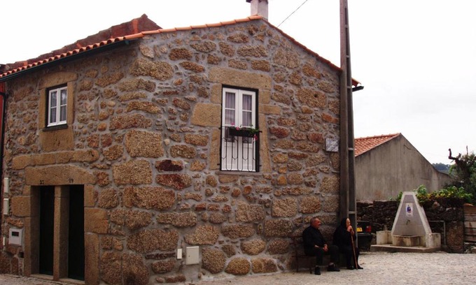Seia House | Welcoming Casa d'avó Maria: Pet-Friendly & Family-Oriented