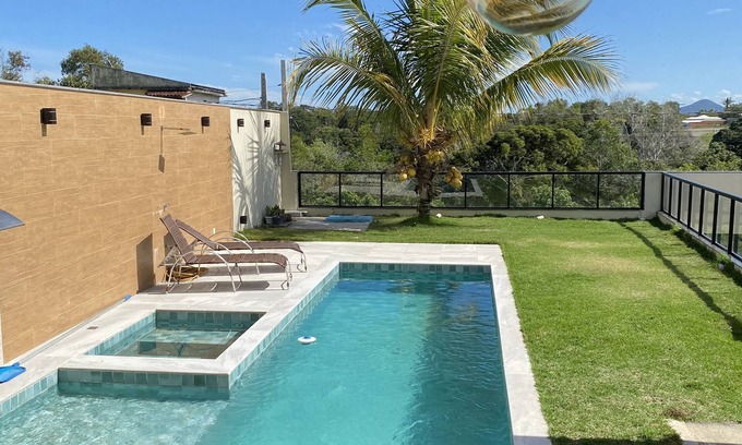 Nova Guarapari House | Cozy Beach House with 3 Suites and Inviting Pool