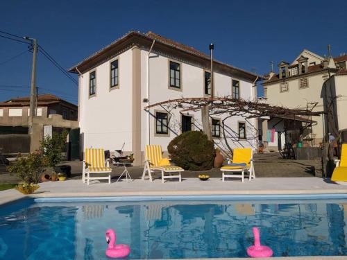 Ovar House | Discover Casa da Carlota: Pet-Friendly Oceanfront Retreat