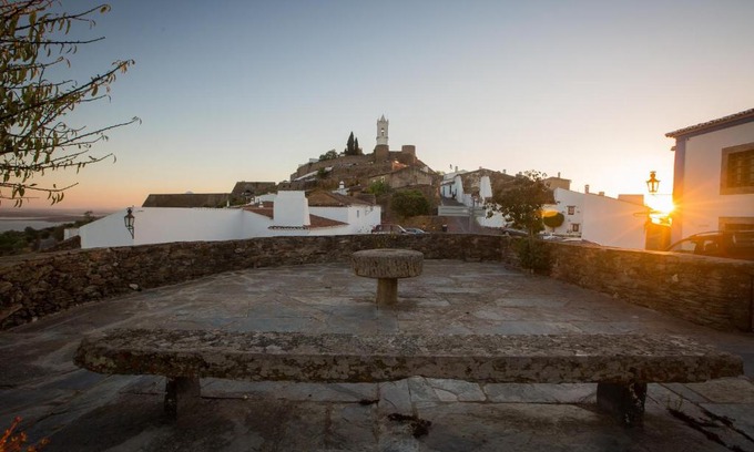 Monsaraz House | Ocean View Retreat at Casa da Avó with Breakfast Included