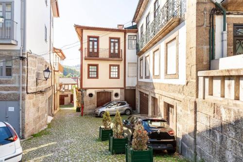 Guimaraes House | Discover Casa da Avó Zilda: 4-Star Child-Friendly Retreat