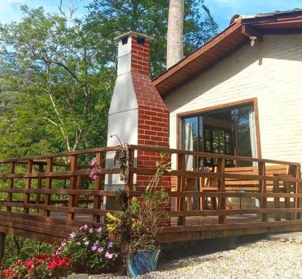 Siriu House | Pet-Friendly Retreat at Casa da Cachoeira with High Ratings