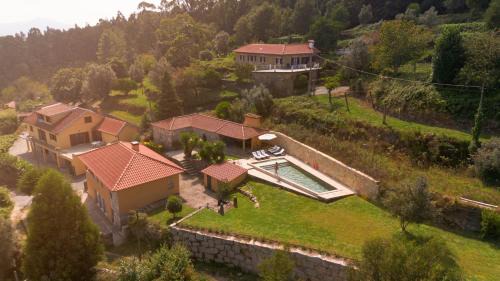 Cossourado House | Casa da Chitas: Family-Friendly Oasis with Ocean Views