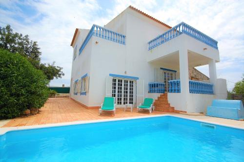 Silves Villa | Beautiful Casa da Eira Villa with Pool and Free Wi-Fi