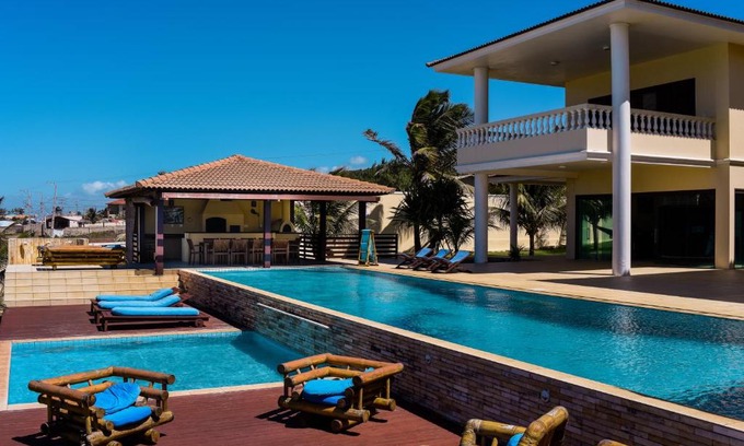 Barra do Cunhau Villa | Relax at Casa da Estrela: Pool, Hot Tub & Breakfast Awaits