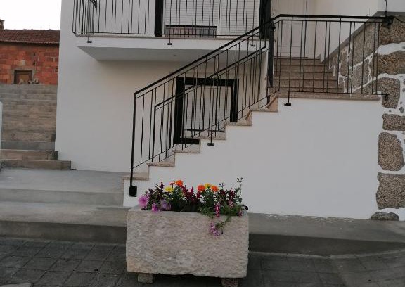 Santa Comba Dao House | Family-Friendly Stay at Casa da Ilha Granjal Treixedo