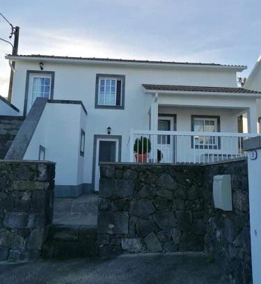 Sao Roque do Pico House | Family-Friendly Casa da Isabel - Rated 9.5 by Guests