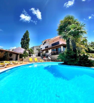 Casal do Abegao Villa | Discover Casa da Joana: Pet-Friendly Oasis with Ocean Views