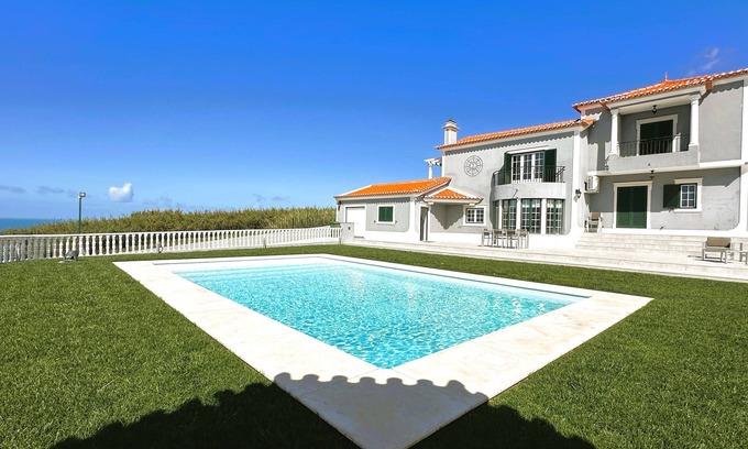 Atalaia Villa | Discover Casa da Luísa: Relax with Pool and Spa Amenities