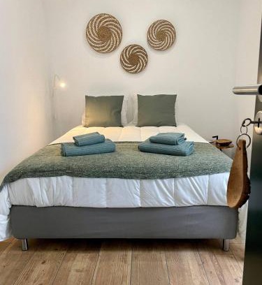 Evora Apartment | Elegant Casa da Mostardeira with 9.5/10 Guest Rating